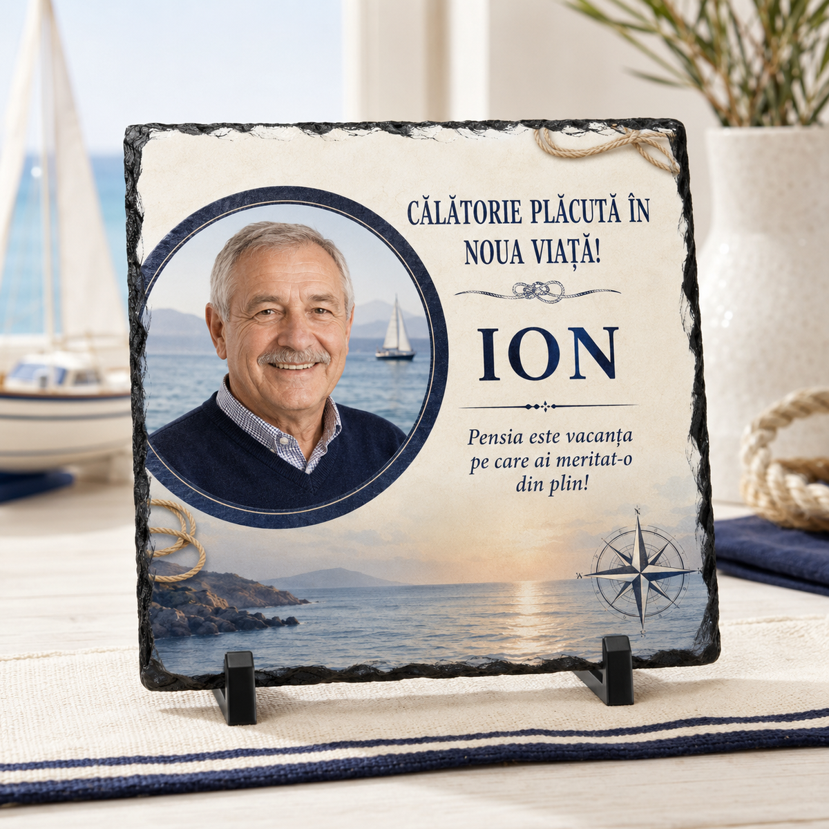 Placă ardezie personalizată 20×20 cm pentru pensionare – tematică marină, fotografie și nume