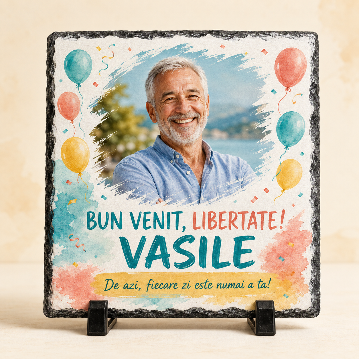Placă ardezie personalizată 20×20 cm „Bun venit, libertate!” – Cadou pensionare cu fotografie