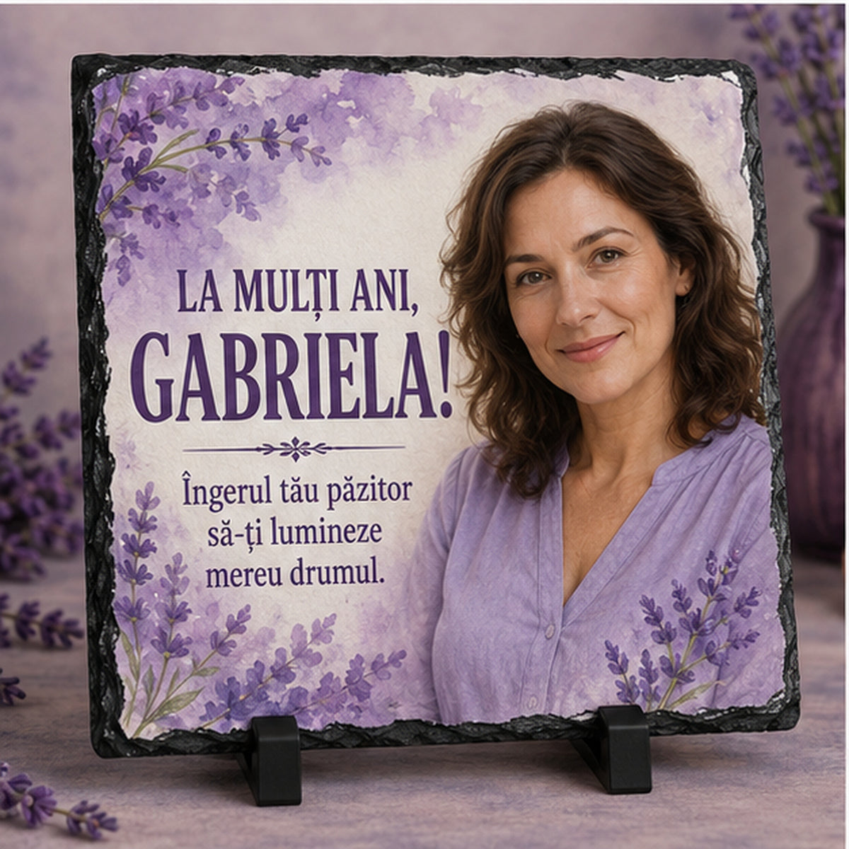 Piatră Ardezie Personalizată Gabriela 20x20 cm cu Poză – Cadou de Ziua Numelui cu Lavandă