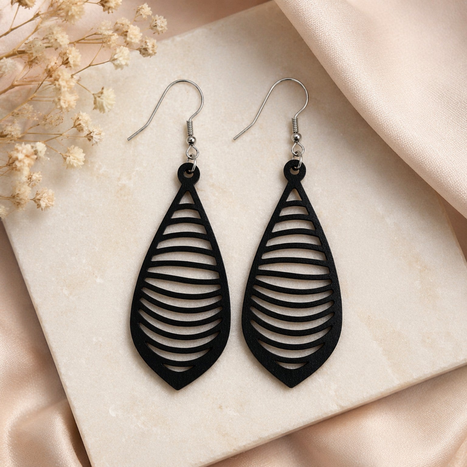 Cercei handmade 6cm din lemn – eleganță minimalistă pentru orice ținută