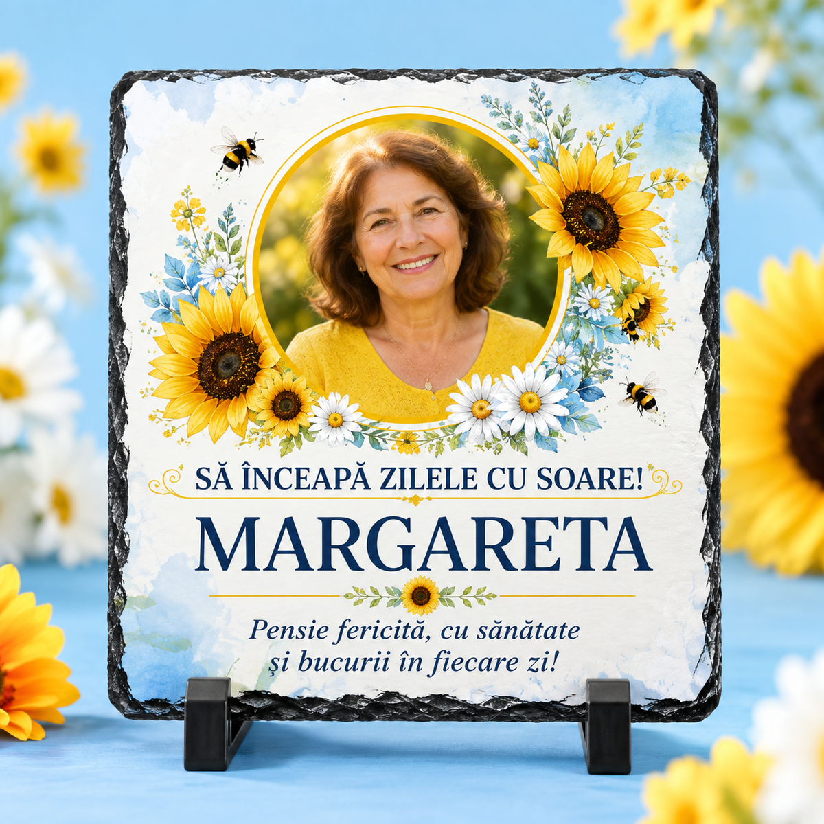 Placă ardezie personalizată 20×20 cm cu floarea-soarelui – Cadou pensionare pentru femeie