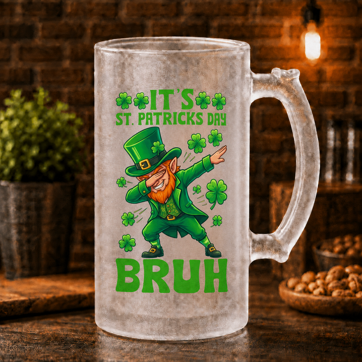Halbă de bere din sticlă mată „It’s St. Patrick’s Day Bruh” – 500 ml
