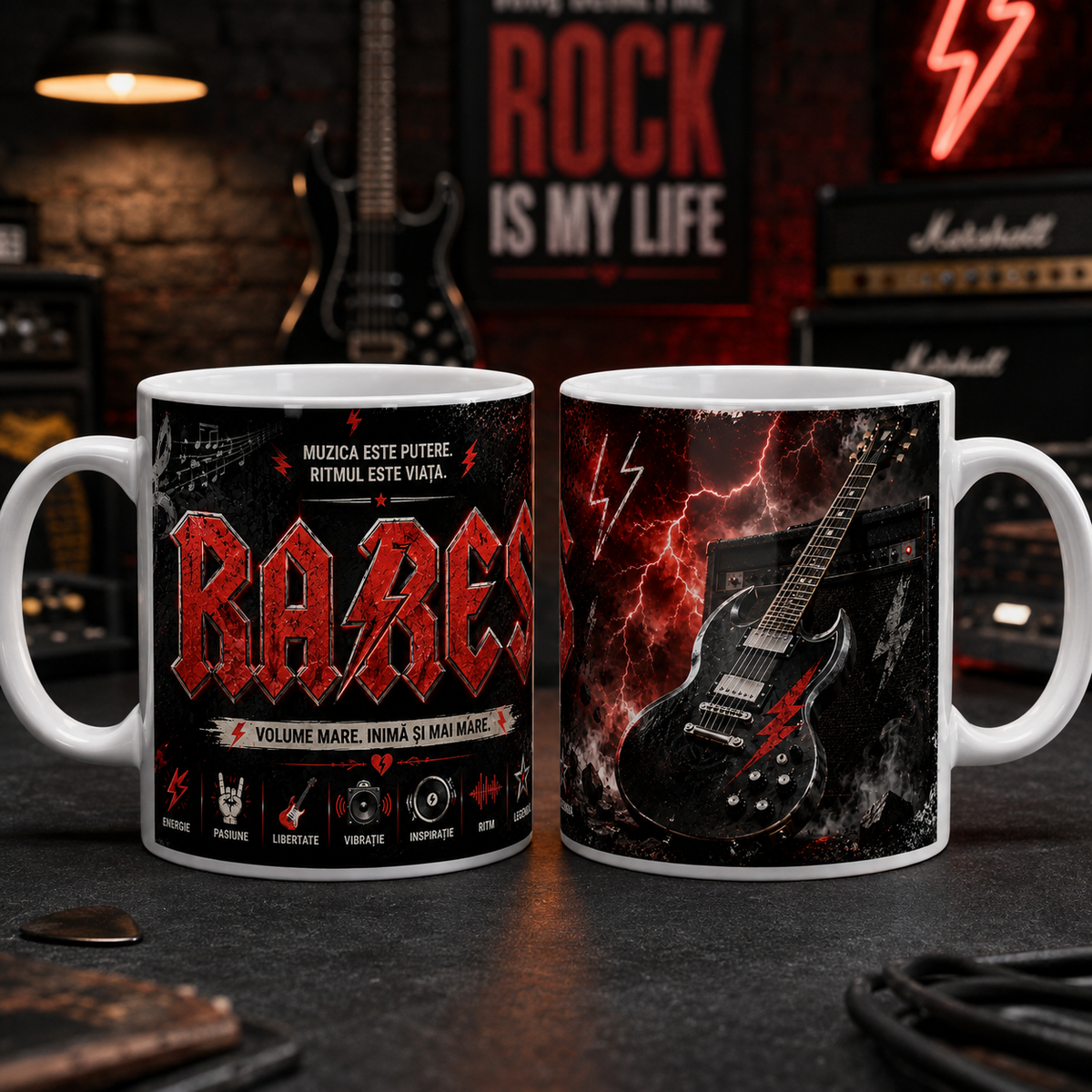 Cană personalizată hard rock cu numele Rareș, 330 ml, design negru și roșu cu chitară electrică, fulgere și amplificatoare