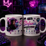 Cană personalizată gamer cu numele Ștefania și fotografie, 330 ml, design roz și mov cu controllere și simboluri gaming