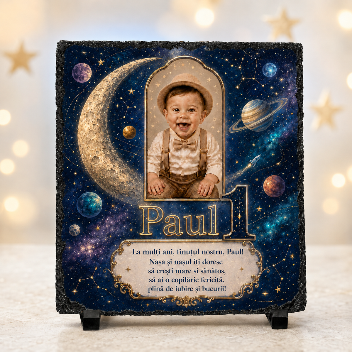 Placă ardezie personalizată 20x20 cm cu fotografie, nume și tematică spațială – Cadou aniversar pentru băiețel de 1 an