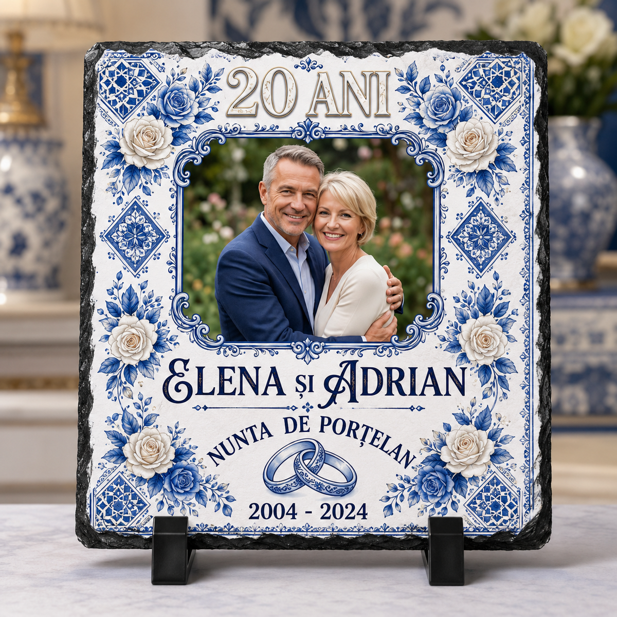 Placă Ardezie Personalizată 20×20 cm – 20 Ani de Căsătorie, Nunta de Porțelan, cu Poză și Nume