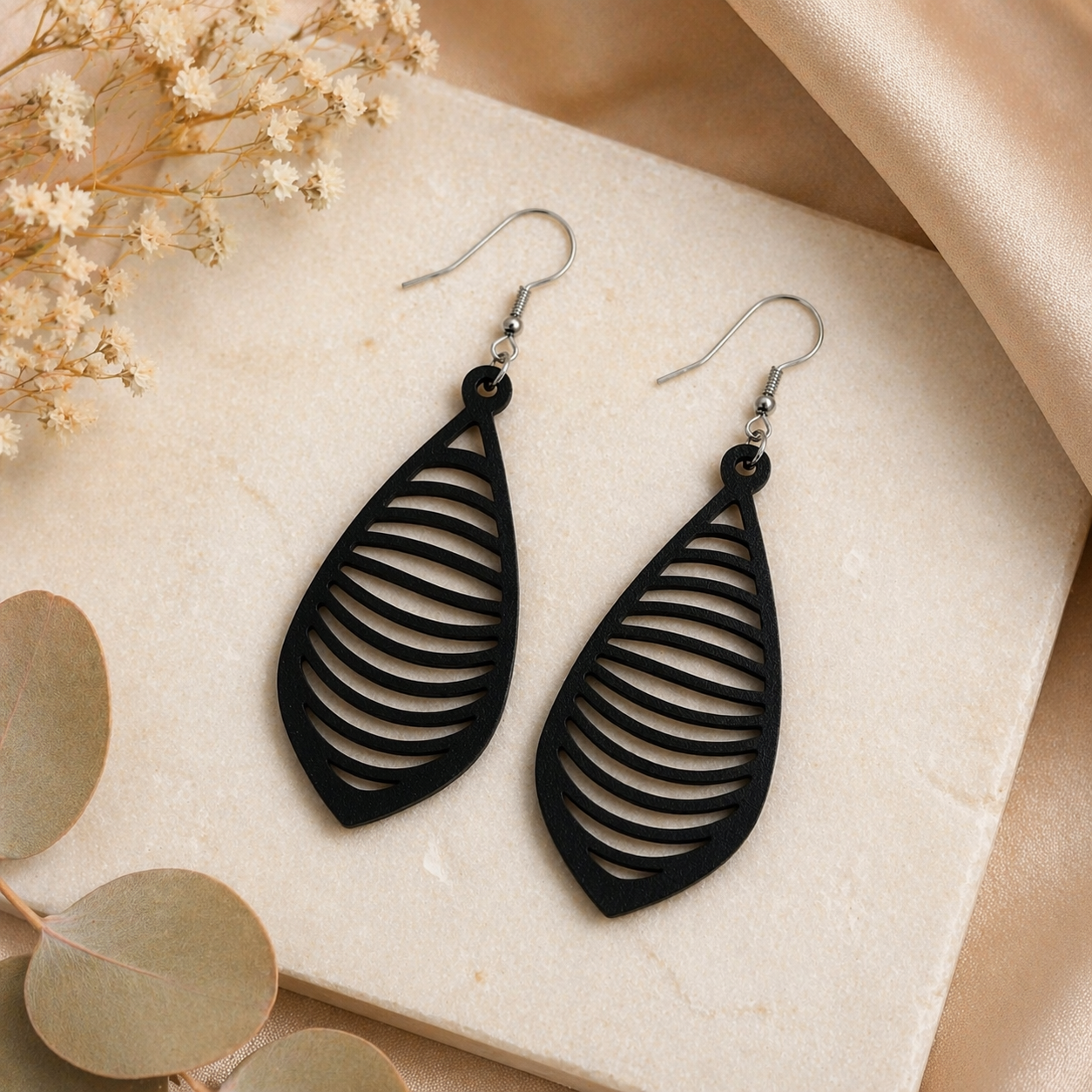 Cercei handmade 6cm din lemn – eleganță minimalistă pentru orice ținută