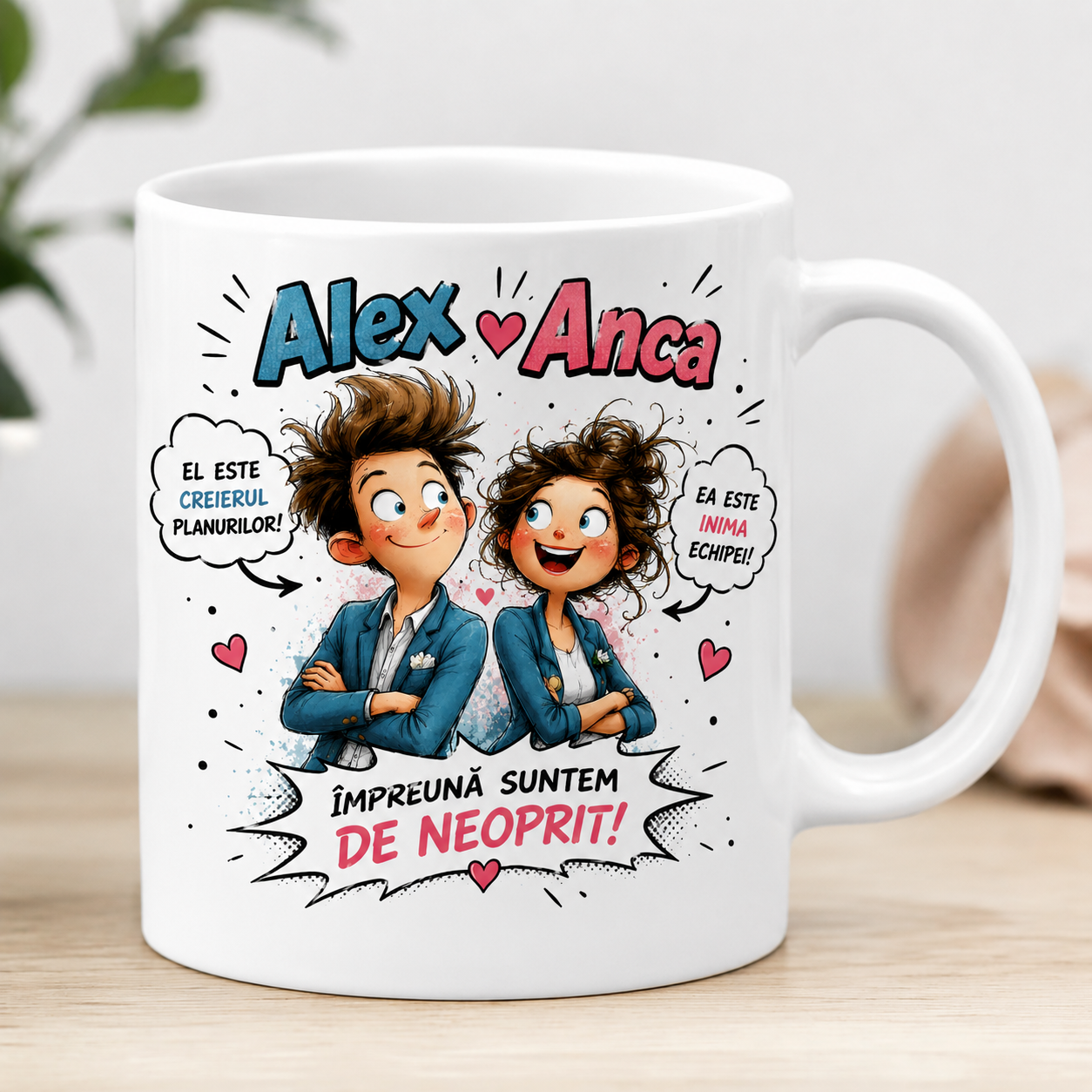 Cană personalizată pentru cupluri – Design comic cu nume personalizabile (330 ml)