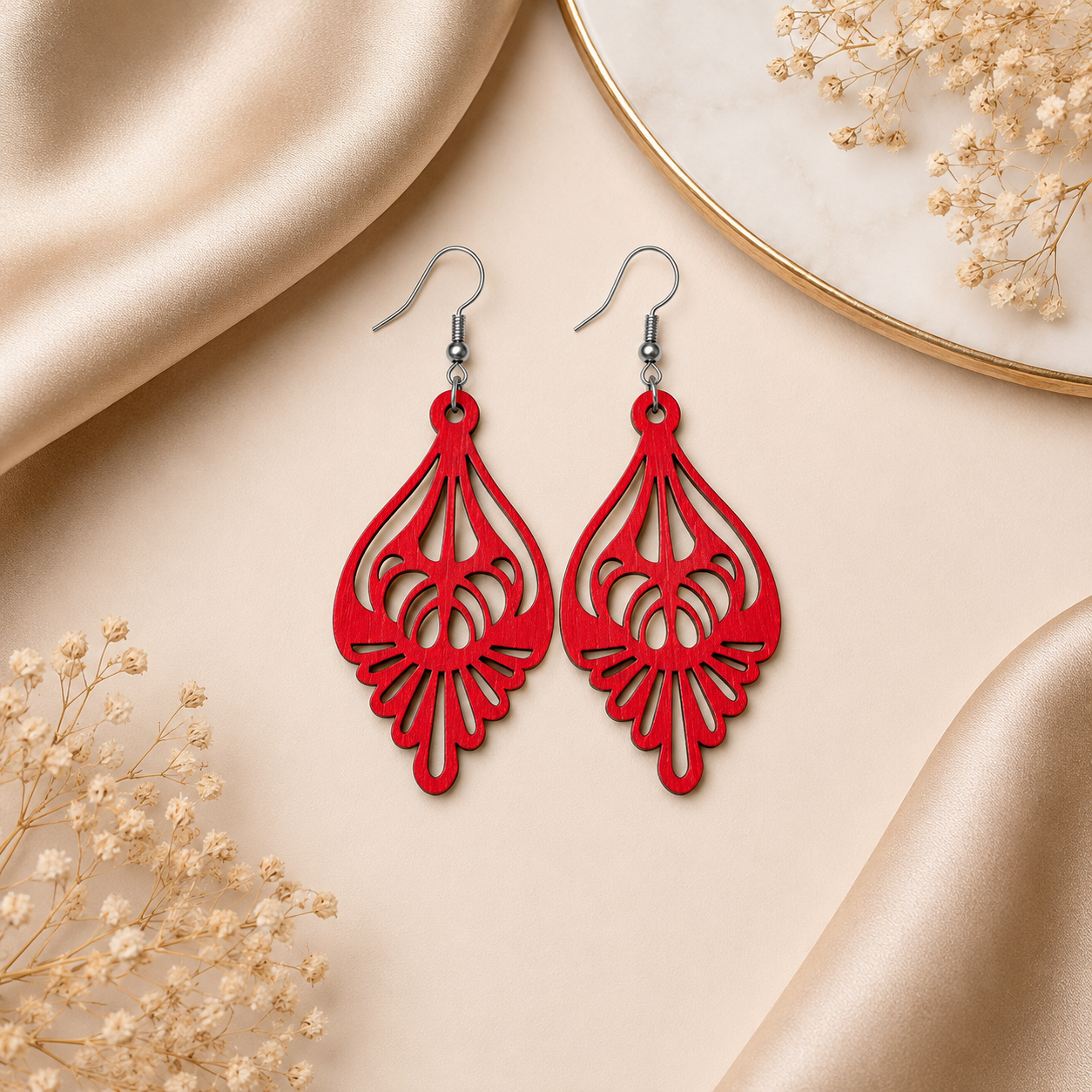 Cercei Handmade Roșii 4 cm – Eleganță și Stil în Fiecare Detaliu