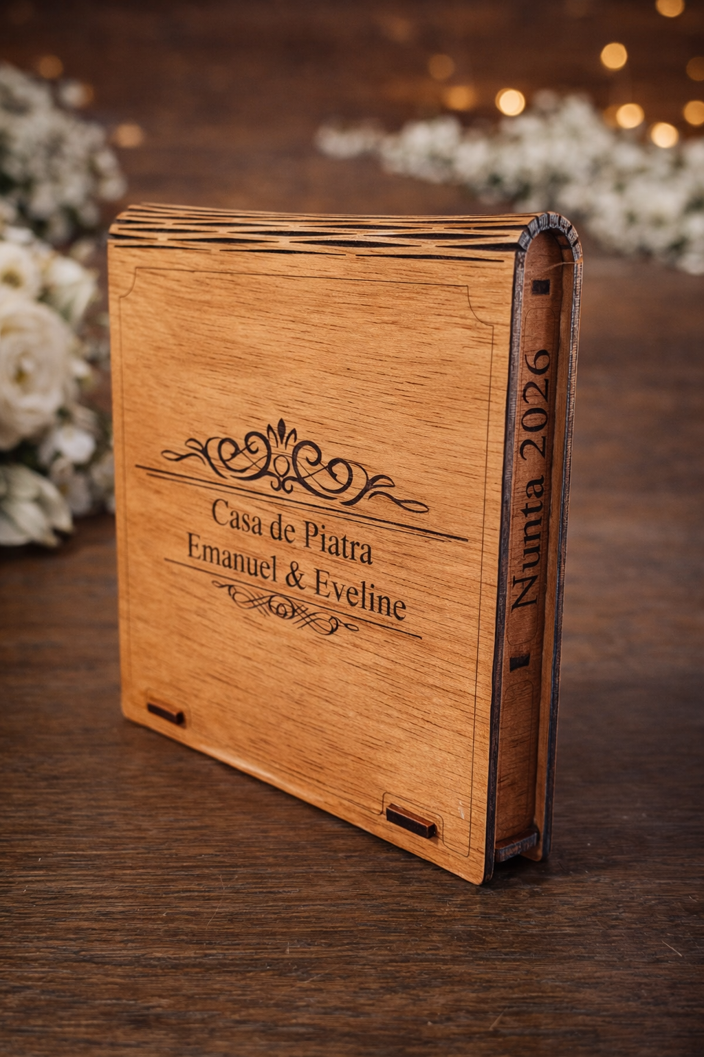 Suport USB și fotografii din lemn personalizat – Cutie foto nuntă 15x10 cm