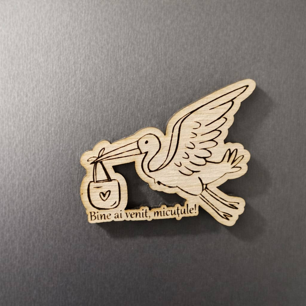 Magnet frigider din lemn cu barza