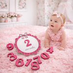 Plăcuță milestone bebe – fetita (set cifre incluse)