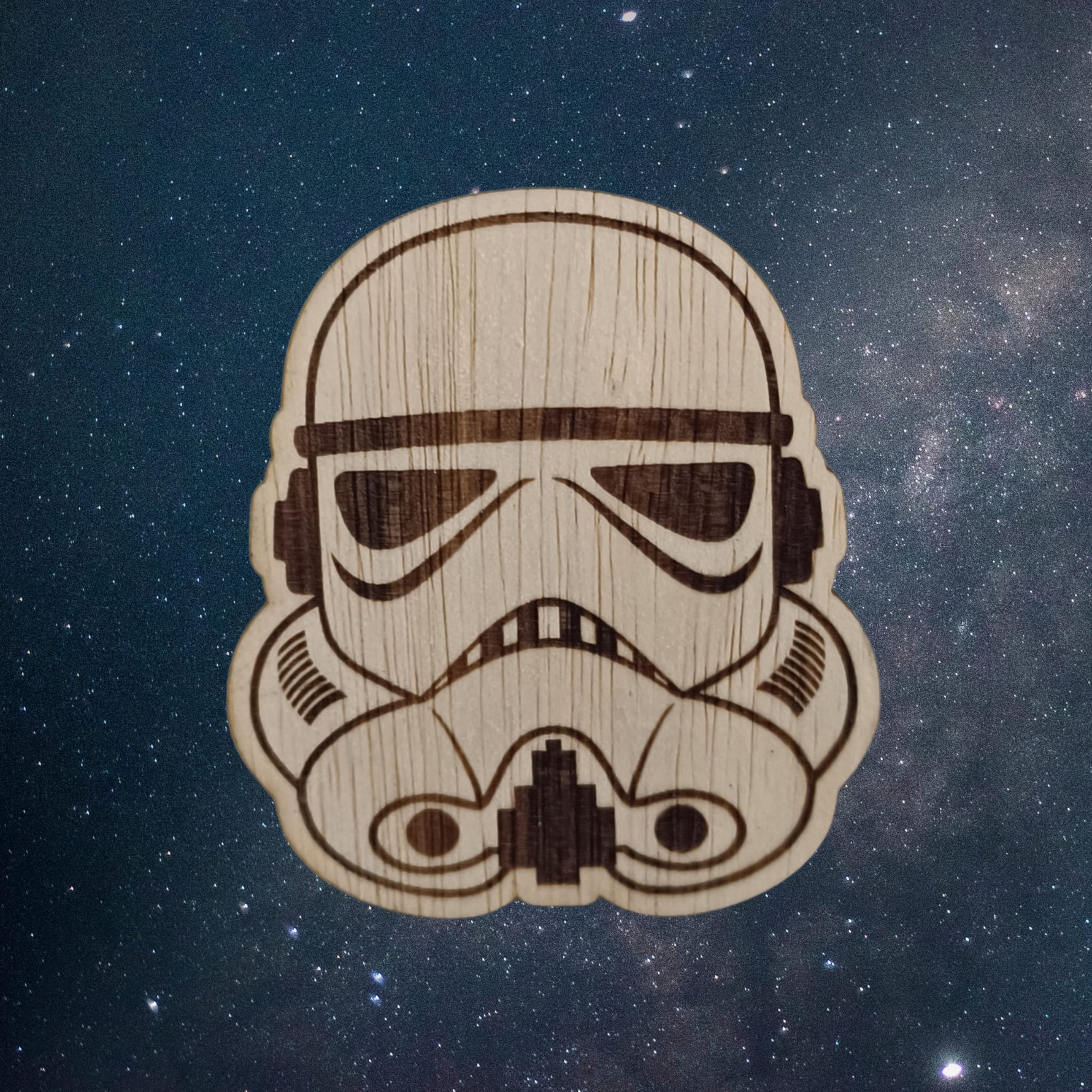 Magnet de frigider din lemn – Soldat galactic | Design SF gravat laser