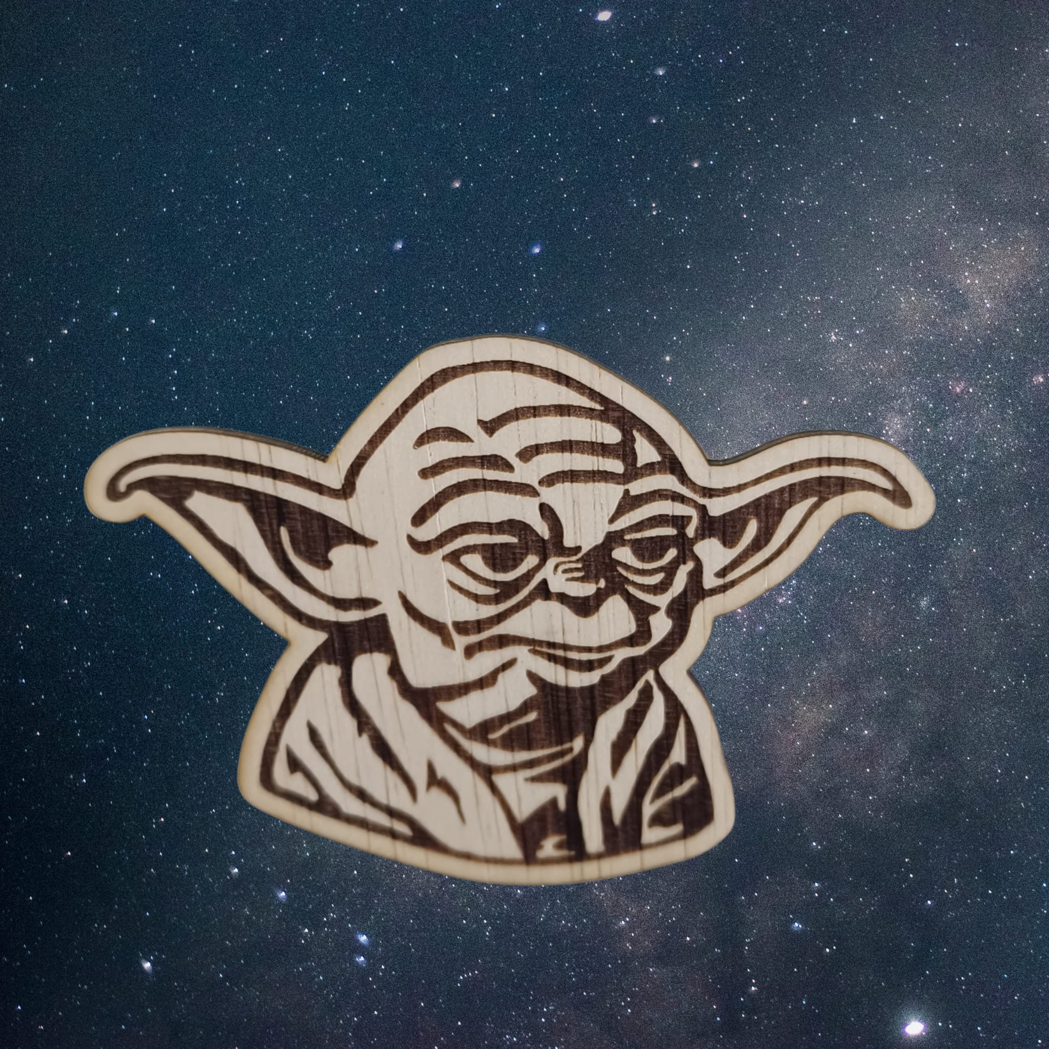 Magnet de frigider din lemn – Simbol galactic | Design SF modern