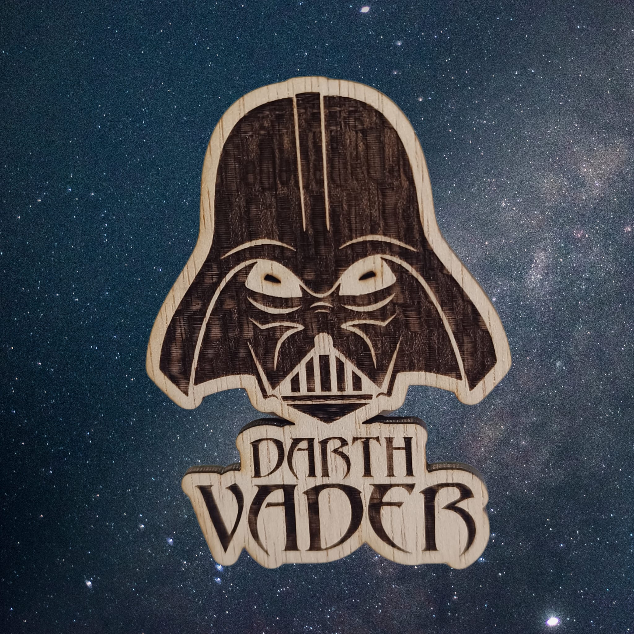 Magnet de frigider din lemn – Dark Side | Design SF gravat laser