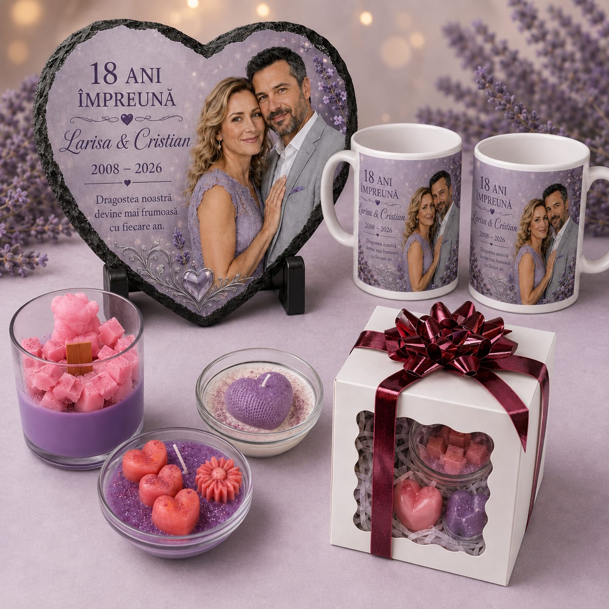 Set cadou personalizat pentru aniversarea căsătoriei – placă ardezie inimă 20×20 cm, 2 căni de 330 ml și 3 lumânări parfumate handmade