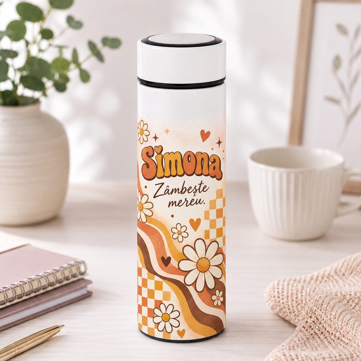 Termos Personalizat 500 ml cu Infuzor de Ceai, Nume și Mesaj – Zâmbește Mereu