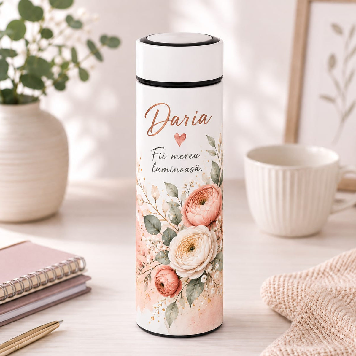 Termos Personalizat 500 ml cu Infuzor de Ceai, Nume și Mesaj – Fii Mereu Luminoasă
