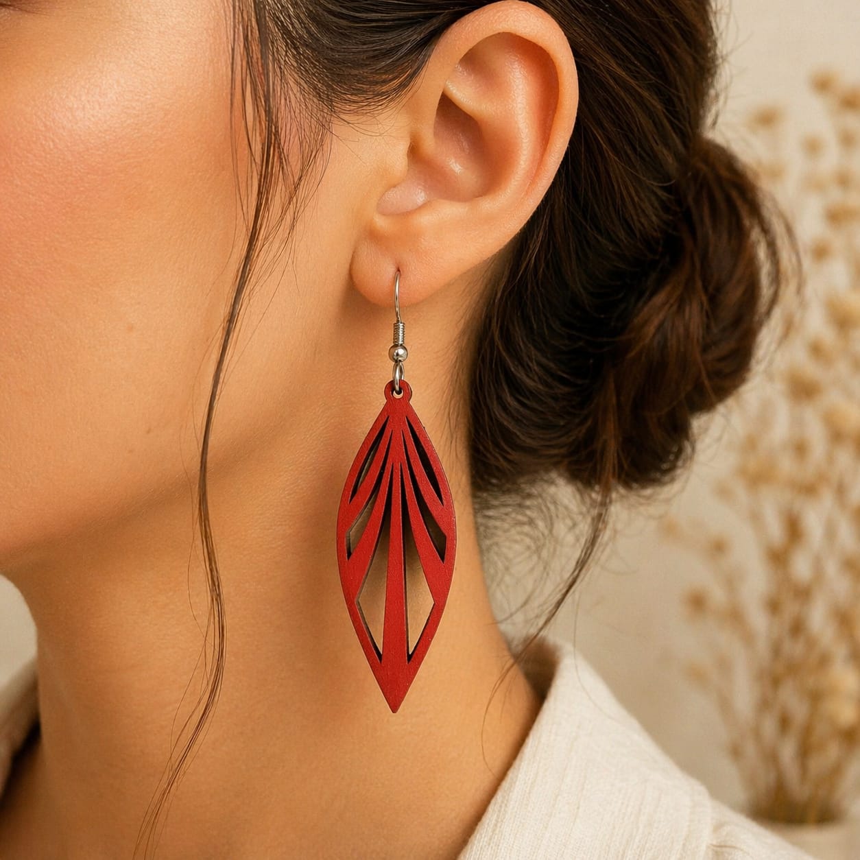 Cercei Handmade 6cm Roșii din Lemn Fire – Eleganță și Stil în Fiecare Detaliu