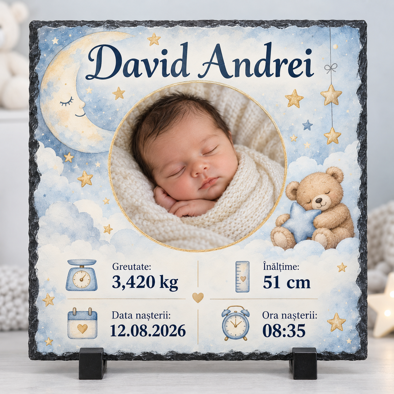 Placă ardezie personalizată băiețel 20x20 cm – Model lună, stele și ursuleț cu poză și datele nașterii