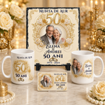Set cadou Nunta de Aur pentru 50 de ani de căsătorie cu două căni personalizate, placă de ardezie 20 × 20 cm și magnet 9 × 5,5 cm