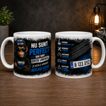 Cană Personalizată Amuzantă „Nu Sunt Perfect, Dar Sunt Ediție Limitată” – 330 ml | Personalizare cu Număr de Înmatriculare