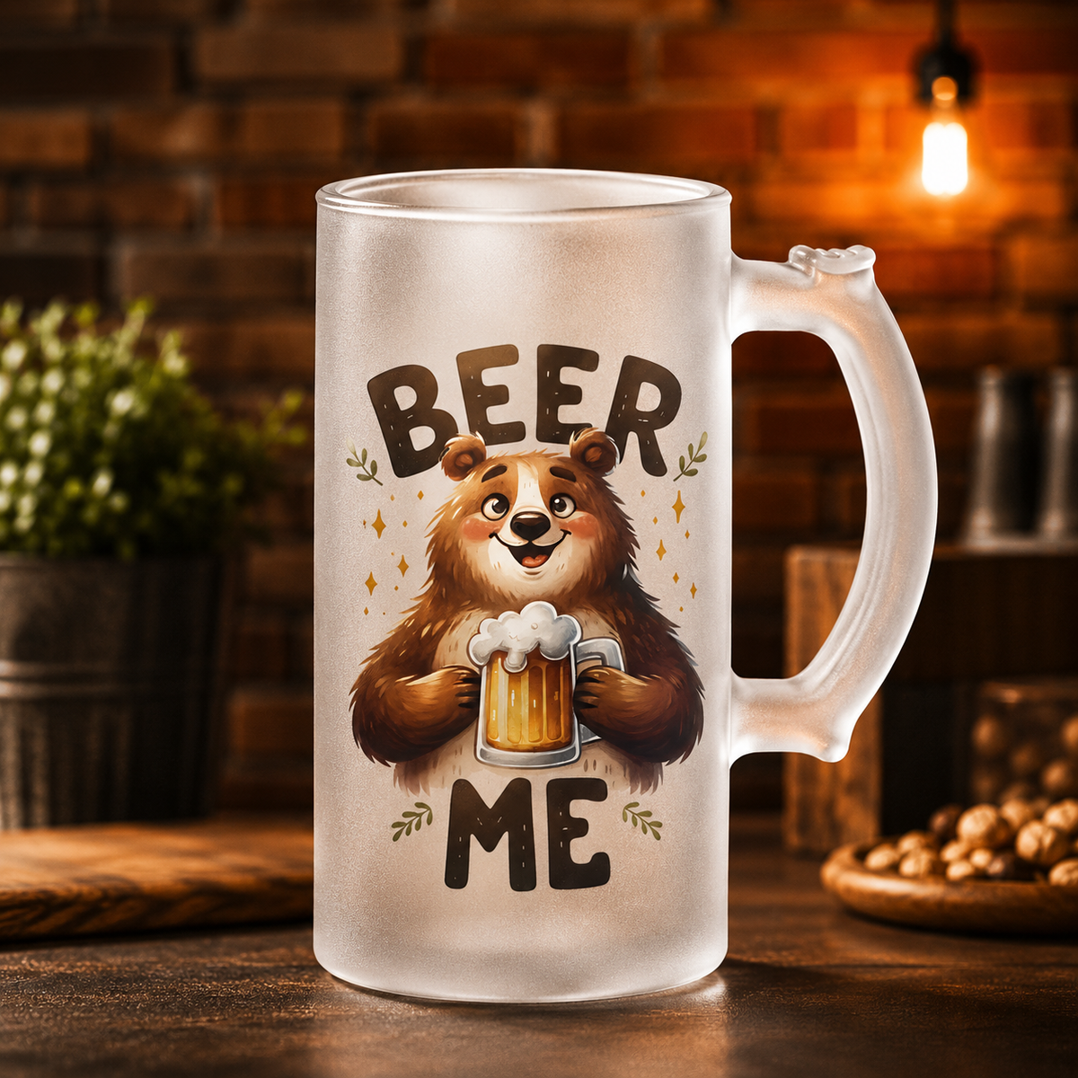 Halbă de bere 500 ml „Beer Me” cu urs – cadou amuzant pentru iubitorii de bere