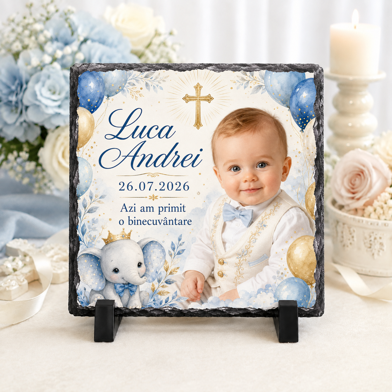 Placă de ardezie personalizată pentru botez băiețel – 20 × 20 cm cu fotografie, elefănțel, baloane și cruce aurie