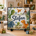 Placă ardezie personalizată pentru băieți, 20 × 20 cm – model cu dinozauri